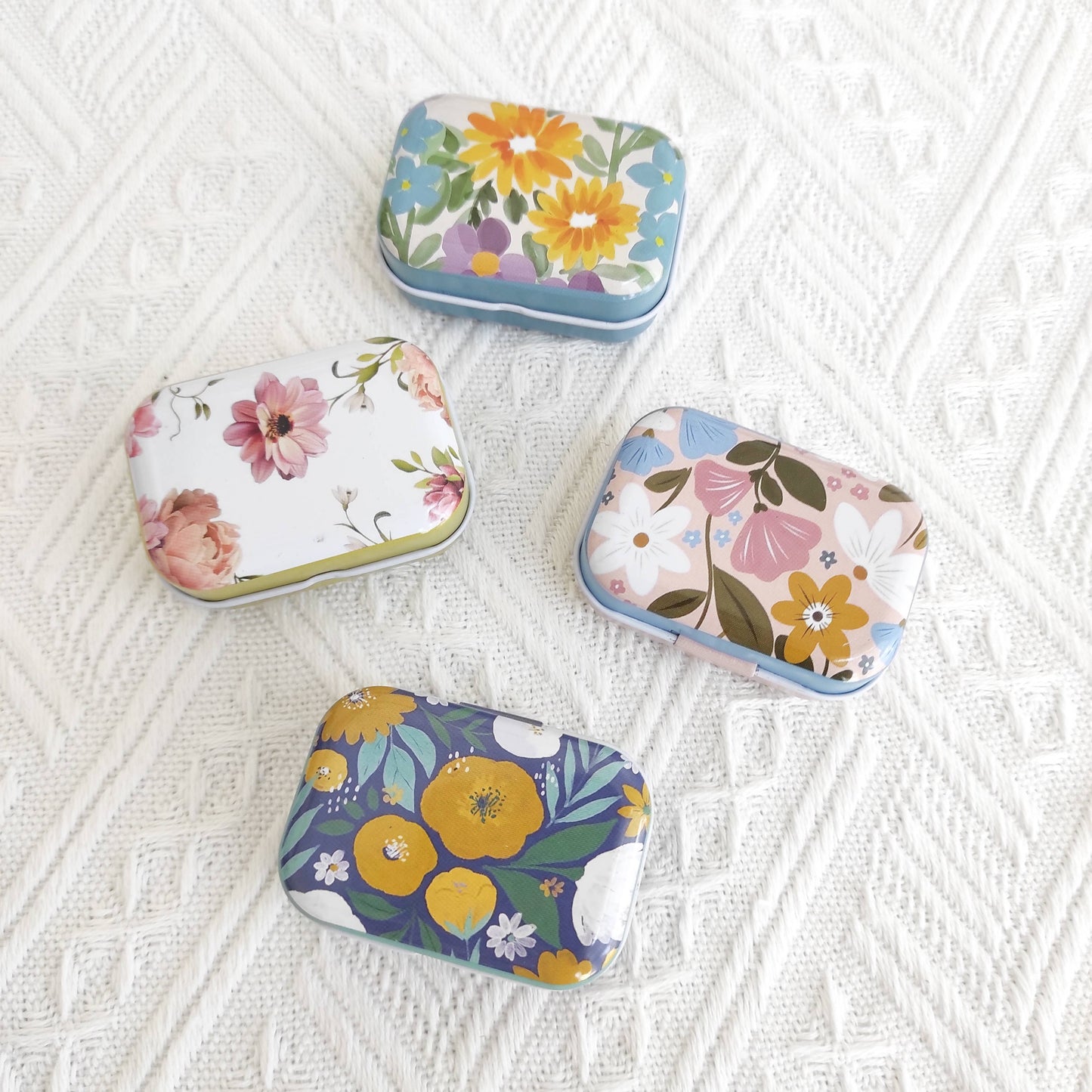 Small Magnetic Needle Case