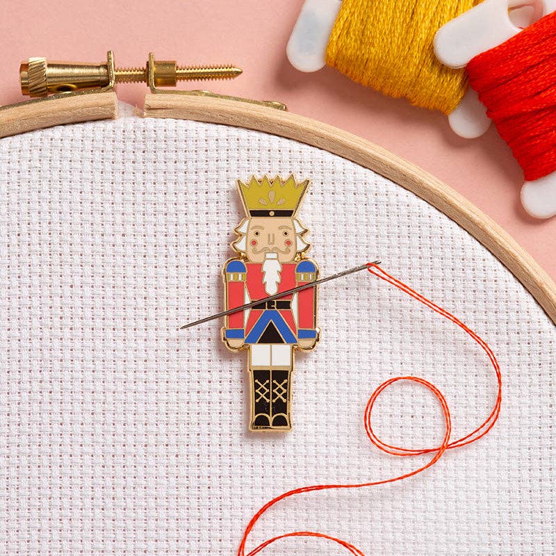Nutcracker Magnetic Needle Minder