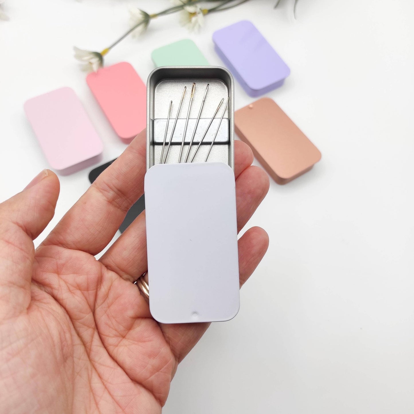 Modern Style Small Magnetic Tin Needle Case - Crafting Essential