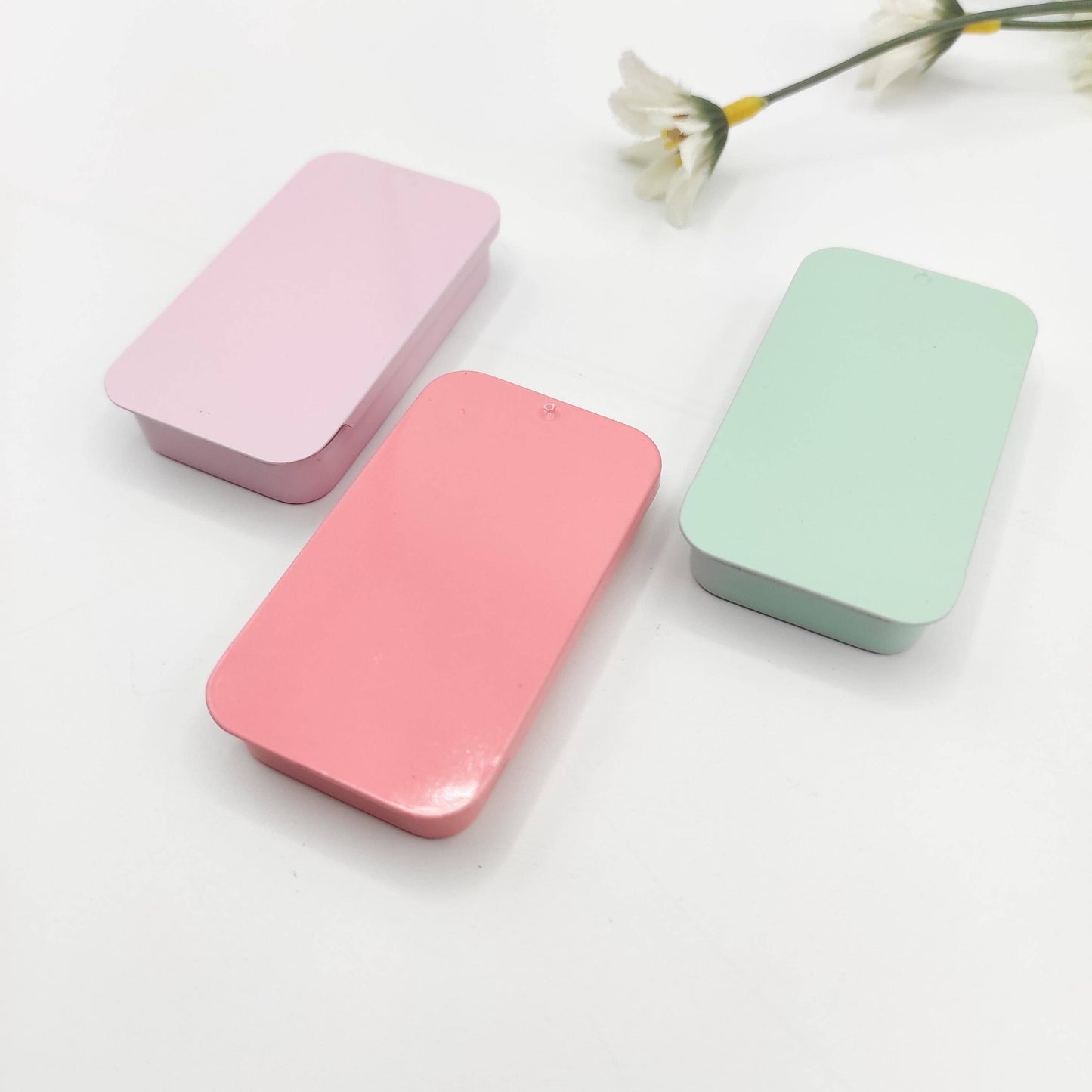 Modern Style Small Magnetic Tin Needle Case - Crafting Essential