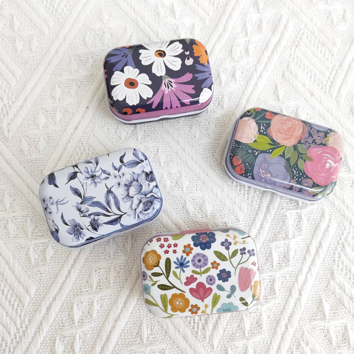 Small Magnetic Needle Case