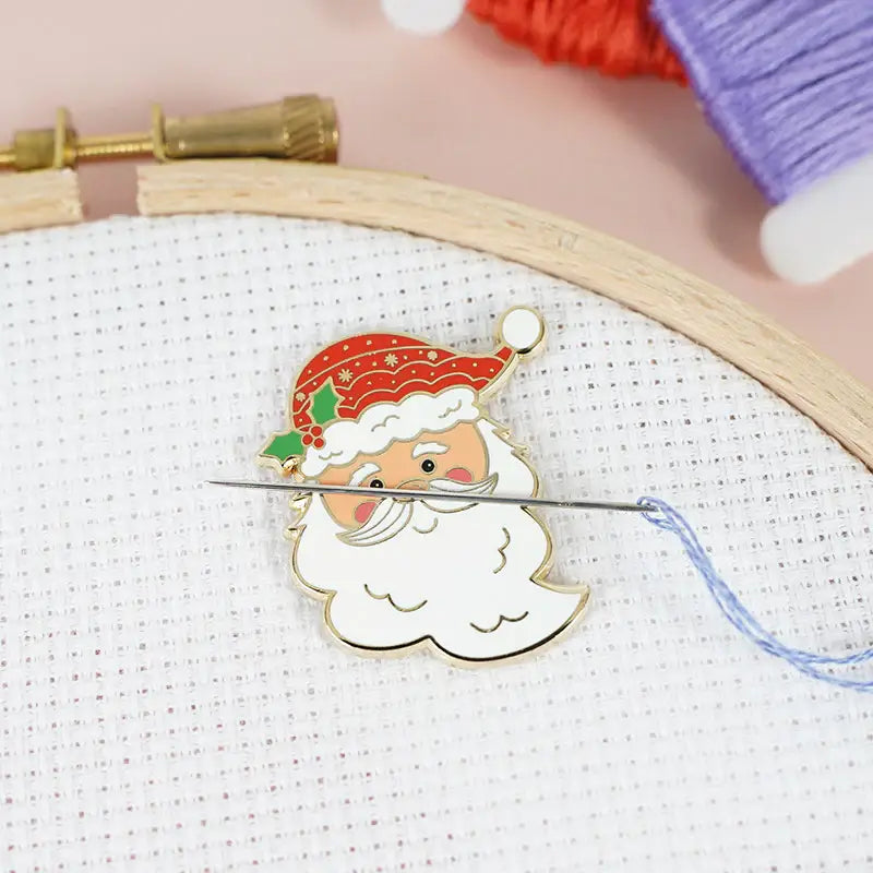 Santa Face Magnetic Needle Minder