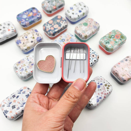 Small Magnetic Needle Case