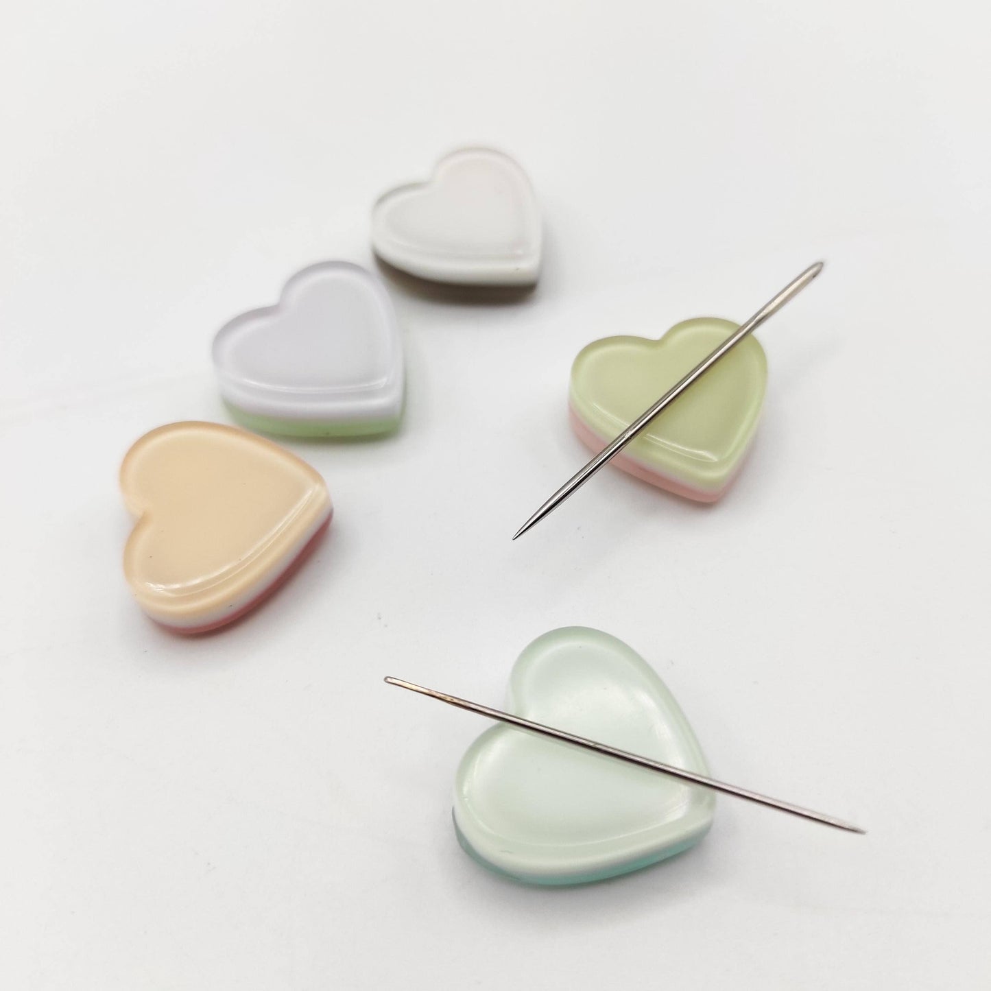 Round/Heart Pastel Color Medium size Needle Minder