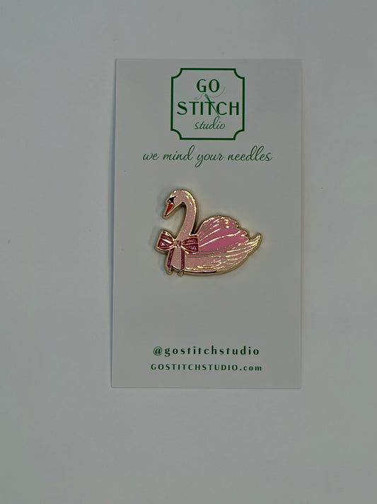 Pink Glitter Swan w/ Bow Needle Minder (mini magnet)