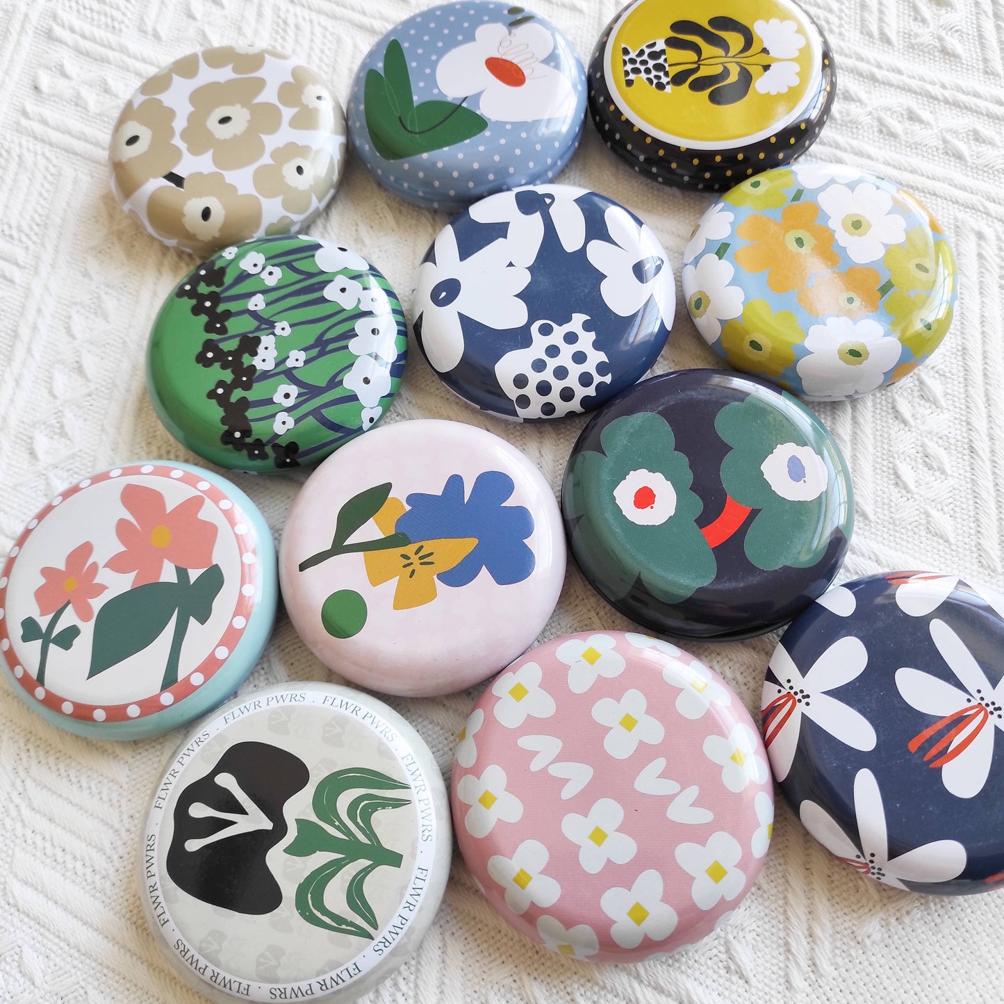 Round Magnetic Needle Case for Embroidery/Cross Stitch/Hand Stitch/Sewing - Modern Style Needle Organizer
