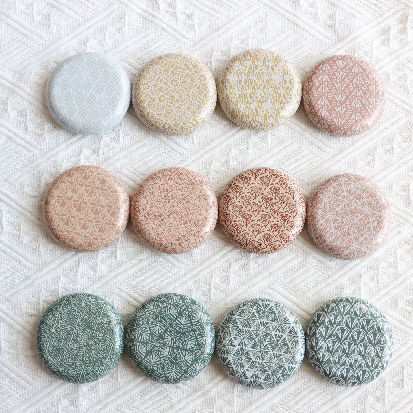 Round Magnetic Needle Case for Embroidery/Cross Stitch/Hand Stitch/Sewing - Modern Style Needle Organizer